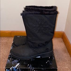 Totes Snow Boots